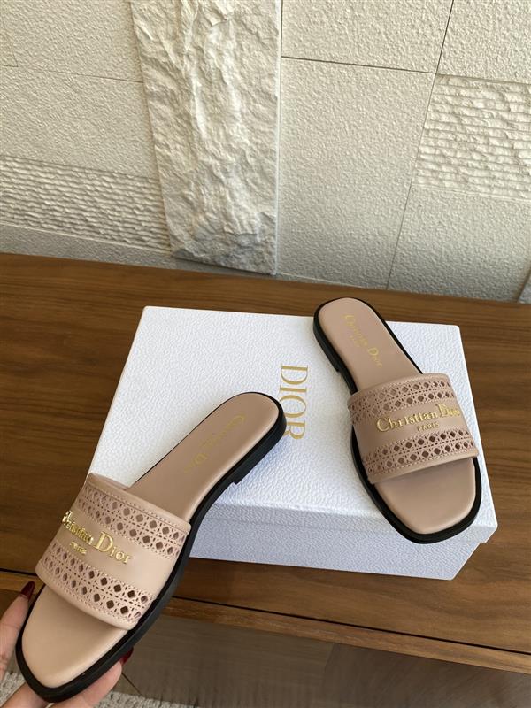 20251128184323570 310